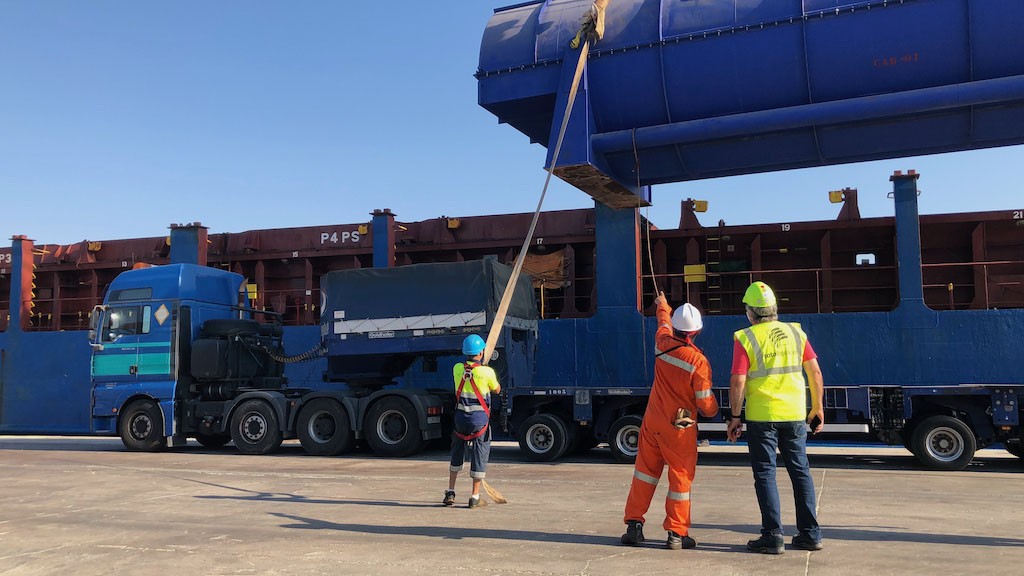 Transporte y logística de carga de proyectos entre España y Emiratos Árabes Unidos